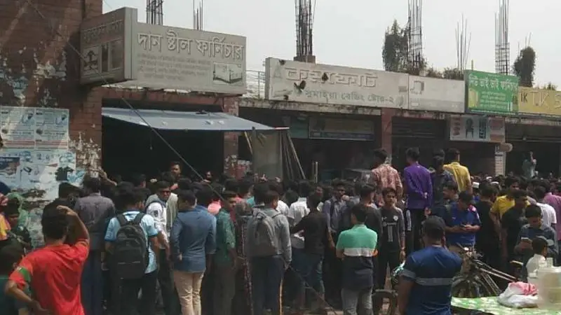 ফাইনাল ম্যাচ ঘিরে উত্তেজনা চরমে, মিলছে না টিকিট
