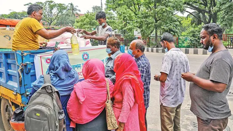 টিসিবির ট্রাকে ৬১০ টাকায় মিলবে নিত্যপণ্য টিসিবির ট্রাকে ৬১০ টাকায় মিলবে নিত্যপণ্য