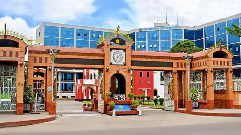 বদলি করা হচ্ছে ডিএমপির ৩৩ থানার ওসি বদলি করা হচ্ছে ডিএমপির ৩৩ থানার ওসি