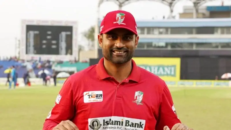 ট্রফি ফটোসেশনে না থাকায় দুঃখ প্রকাশ তামিমের