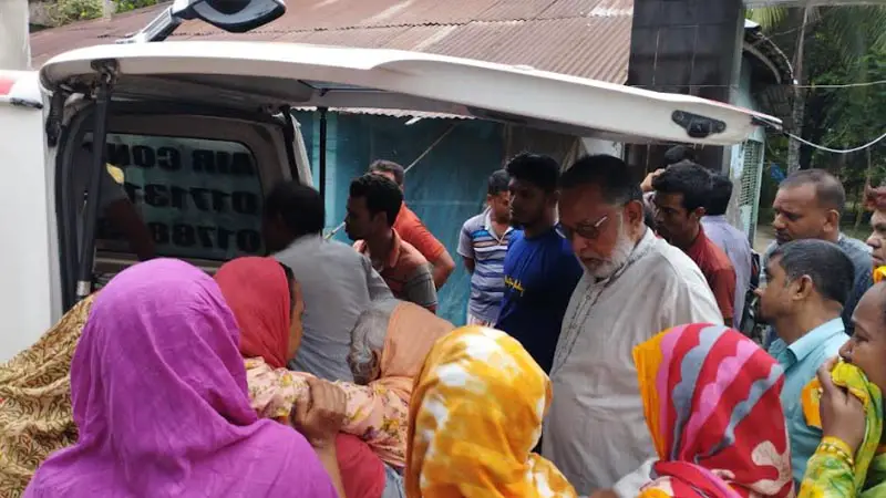 বিএনপি নেতাকে রাস্তায় ফেলে পেটাল দুর্বৃত্তরা বিএনপি নেতাকে রাস্তায় ফেলে পেটাল দুর্বৃত্তরা