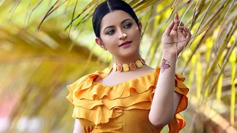 নতুন পেশায় পা রাখলেন নায়িকা পরীমণি 