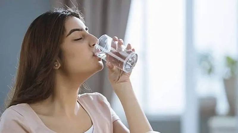 দিনে কতটুকু পানি পান করবেন? দিনে কতটুকু পানি পান করবেন?