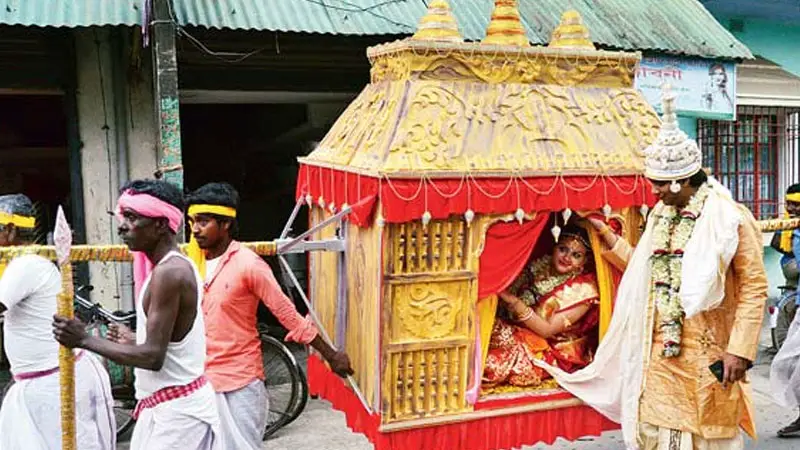 ঝিনাইগাতীতে হারিয়ে গেছে বিয়ের বাহন পালকি ঝিনাইগাতীতে হারিয়ে গেছে বিয়ের বাহন পালকি