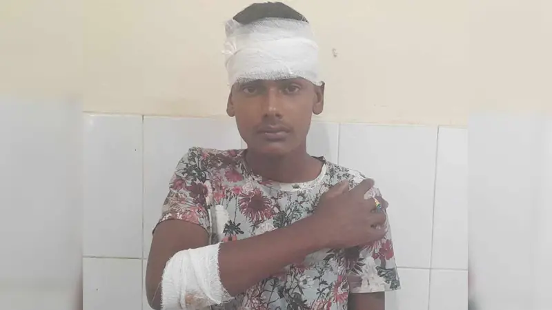 ফুটবল খেলাকে কেন্দ্র করে স্কুল ছাত্রকে পিটিয়ে জখম
