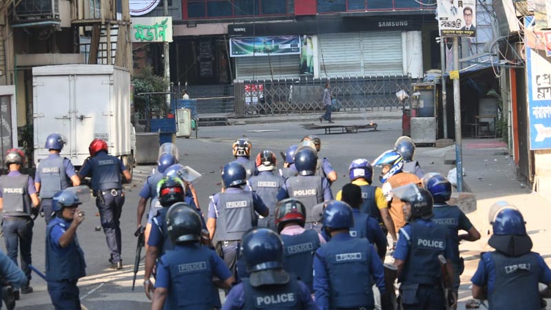 নারায়ণগঞ্জে বিএনপি-পুলিশ সংঘর্ষ, গুলিবিদ্ধ ৩ নারায়ণগঞ্জে বিএনপি-পুলিশ সংঘর্ষ, গুলিবিদ্ধ ৩