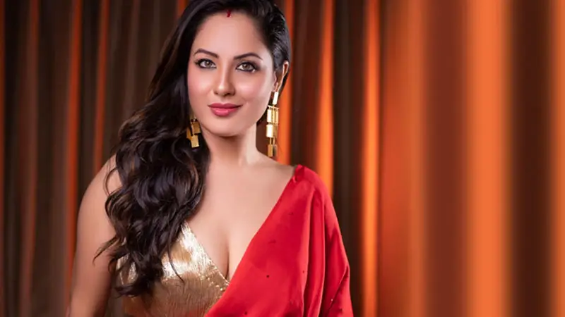 নতুন করে জেগে ওঠছেন পূজা নতুন করে জেগে ওঠছেন পূজা