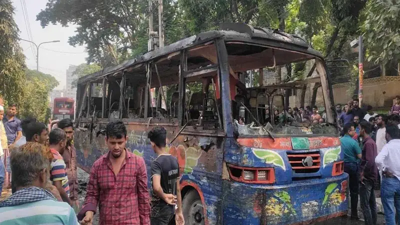 এবার প্রজাপতি ও স্বাধীন পরিবহনে আগুন এবার প্রজাপতি ও স্বাধীন পরিবহনে আগুন