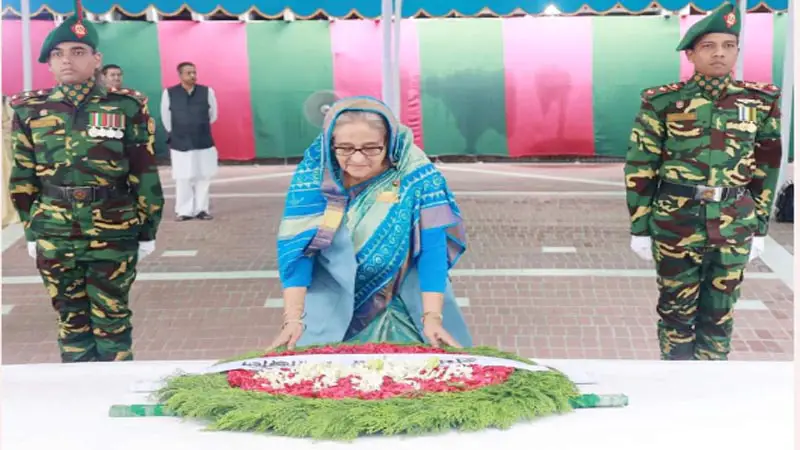 টুঙ্গিপাড়ায় জাতির পিতার সমাধিতে প্রধানমন্ত্রীর শ্রদ্ধা টুঙ্গিপাড়ায় জাতির পিতার সমাধিতে প্রধানমন্ত্রীর শ্রদ্ধা