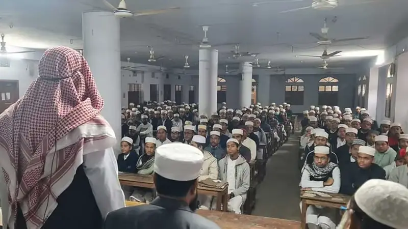স্কুল ছেড়ে শিক্ষার্থীরা চলে যাচ্ছে মাদ্রাসায়, কারণ কী? স্কুল ছেড়ে শিক্ষার্থীরা চলে যাচ্ছে মাদ্রাসায়, কারণ কী?