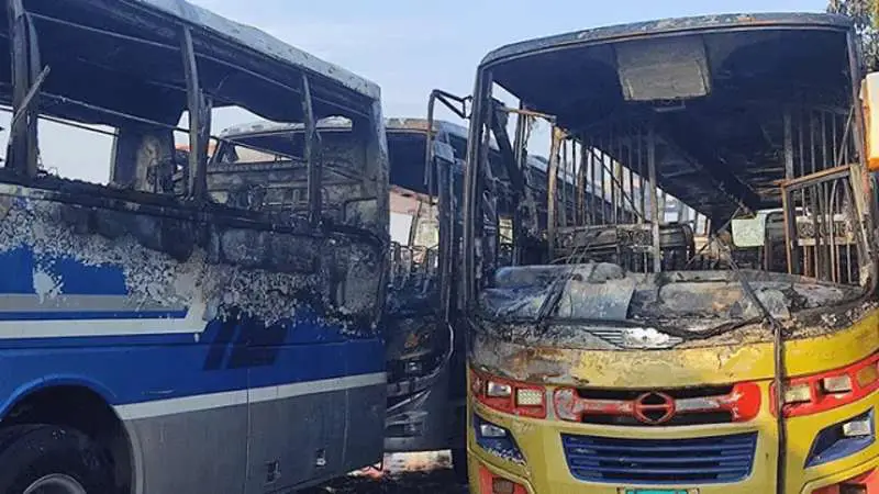 নাটোরে তিন বাসে আগুন নাটোরে তিন বাসে আগুন