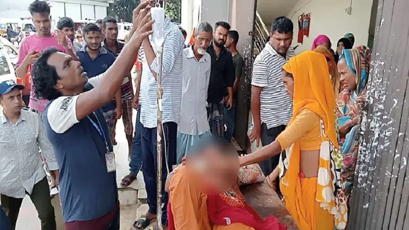 তিন সন্তানসহ মায়ের বিষপান, সন্তানদের মৃত্যু তিন সন্তানসহ মায়ের বিষপান, সন্তানদের মৃত্যু