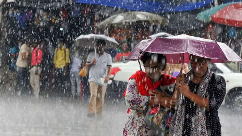 ৬ বিভাগে ঝড়ো হাওয়া, কোথাও কোথাও শিলাবৃষ্টির পূর্বাভাস