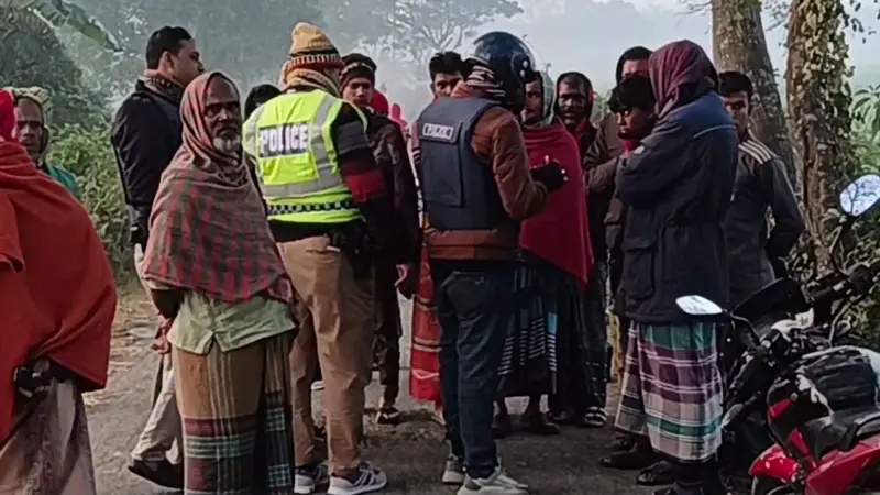 গাংনীতে ৪ বোমা উদ্ধার, আতঙ্ক জনমনে গাংনীতে ৪ বোমা উদ্ধার, আতঙ্ক জনমনে