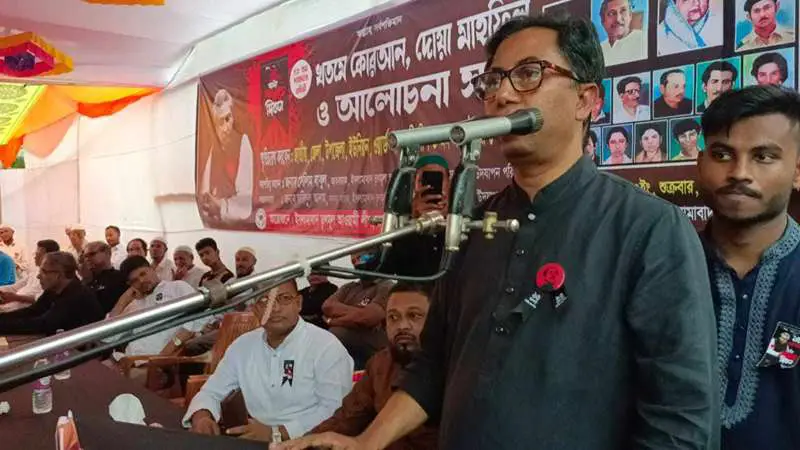 রোহিঙ্গাদের কারণে কক্সবাজারের সমাজিক নিরাপত্তা বিপর্যয়ের সম্মুখীন রোহিঙ্গাদের কারণে কক্সবাজারের সমাজিক নিরাপত্তা বিপর্যয়ের সম্মুখীন