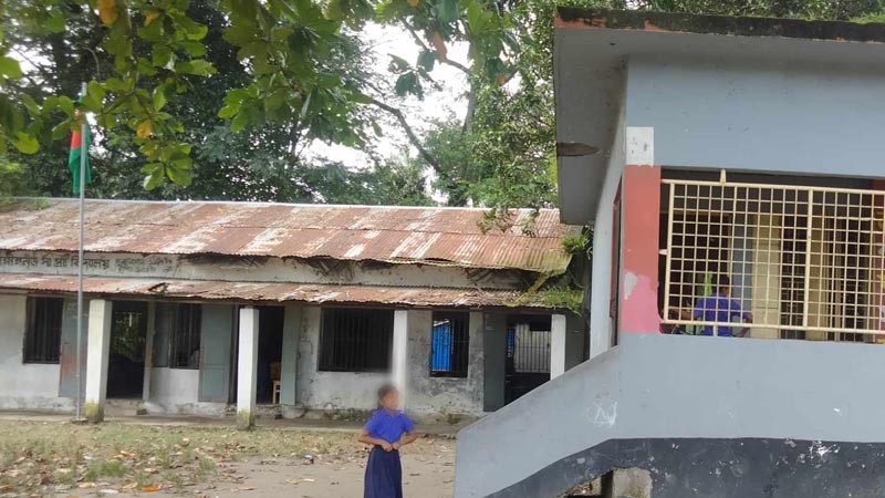 মাদারীপুরে ৭ বছরেই নতুন স্কুল ভবন পরিত্যক্ত ঘোষণা
