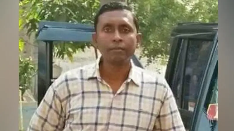 বান্ধবীকে ২১ লাখ টাকা উপহার পুলিশ কনস্টেবলের, তারপর... বান্ধবীকে ২১ লাখ টাকা উপহার পুলিশ কনস্টেবলের, তারপর...