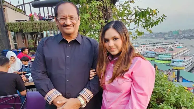 ডিবি কার্যালয়ে গেলেন মুশতাক-তিশা ডিবি কার্যালয়ে গেলেন মুশতাক-তিশা