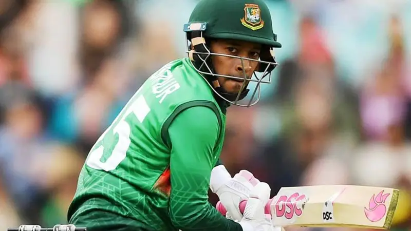 ৭১ টিভিকে আইনি নোটিশ পাঠালেন মুশফিক ৭১ টিভিকে আইনি নোটিশ পাঠালেন মুশফিক
