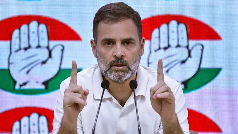 ‘৫ মিনিটেই মোদিকে সরিয়ে দিতে পারে’ ‘৫ মিনিটেই মোদিকে সরিয়ে দিতে পারে’