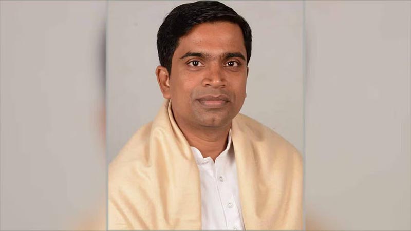 আ. লীগ নেতা রিয়াজকে অব্যাহতি আ. লীগ নেতা রিয়াজকে অব্যাহতি