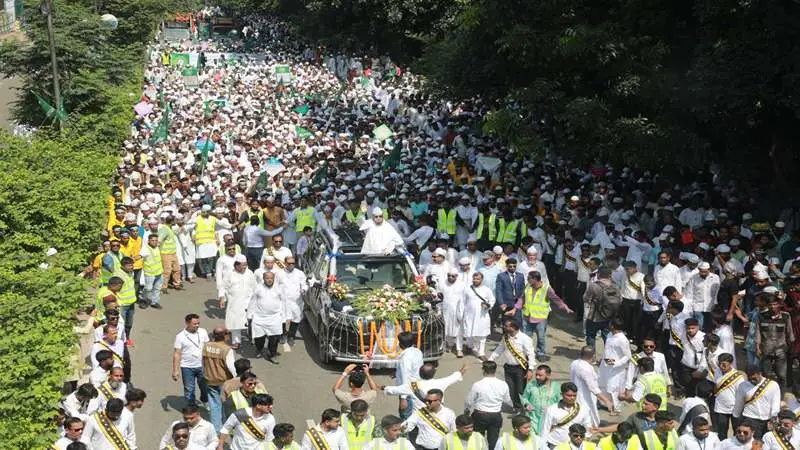 রাজধানীতে ধর্মীয় শোভাযাত্রা অনুষ্ঠিত রাজধানীতে ধর্মীয় শোভাযাত্রা অনুষ্ঠিত