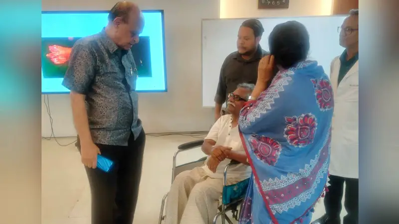 অধ্যাপক আনু মুহাম্মদের কম্বাইন্ড অপারেশন দরকার: স্বাস্থ্যমন্ত্রী অধ্যাপক আনু মুহাম্মদের কম্বাইন্ড অপারেশন দরকার: স্বাস্থ্যমন্ত্রী