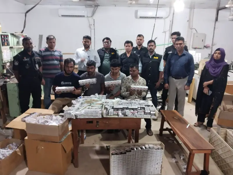 অবৈধ সিগারেট কারখানায় অভিযান অবৈধ সিগারেট কারখানায় অভিযান