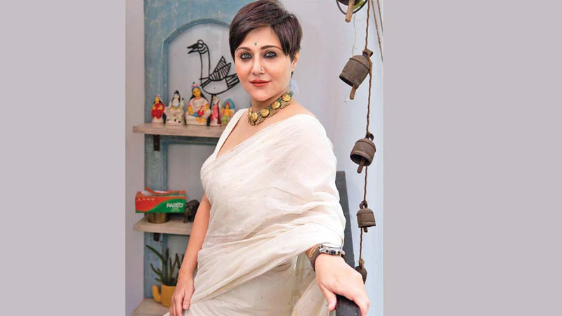 স্বস্তিকা সাড়া দিয়ে বললেন, চলো ডান