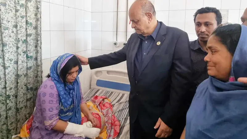 চিকিৎসকদের উপর হামলা হলে আইনের আওতায় আনা হবে: স্বাস্থ্যমন্ত্রী চিকিৎসকদের উপর হামলা হলে আইনের আওতায় আনা হবে: স্বাস্থ্যমন্ত্রী