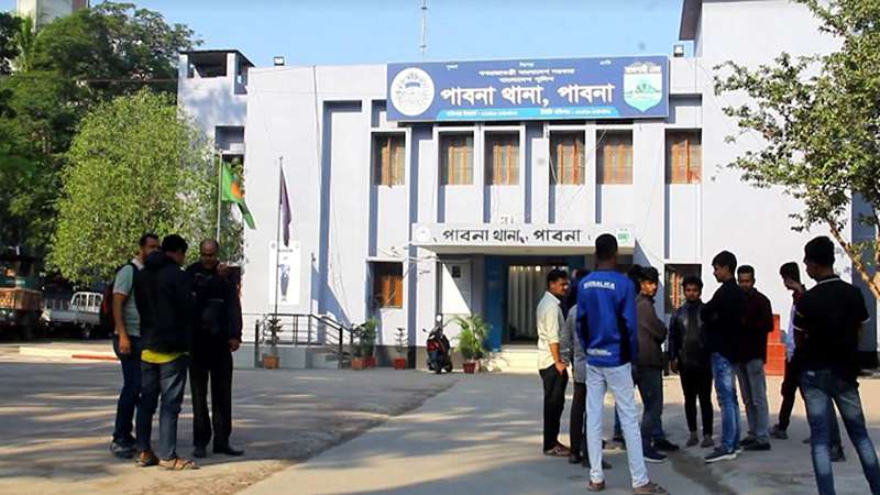 ভাড়া নিয়ে কথা কাটাকাটির জেরে হত্যা ভাড়া নিয়ে কথা কাটাকাটির জেরে হত্যা