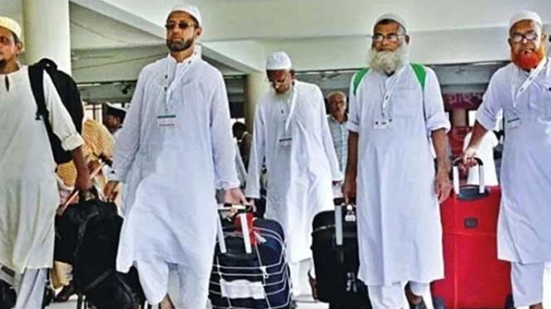 দেশে ফিরেছেন ৫৩ হাজার ৩৬৮ হাজি দেশে ফিরেছেন ৫৩ হাজার ৩৬৮ হাজি
