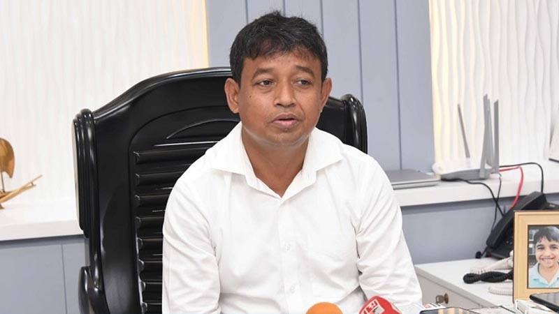 ওমরাহ করতে সৌদি গেলেন হারুন ওমরাহ করতে সৌদি গেলেন হারুন