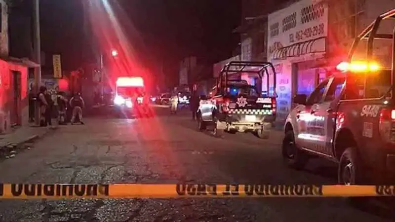 মেক্সিকোতে বন্দুক হামলায় ১০ জনের প্রাণহানি মেক্সিকোতে বন্দুক হামলায় ১০ জনের প্রাণহানি
