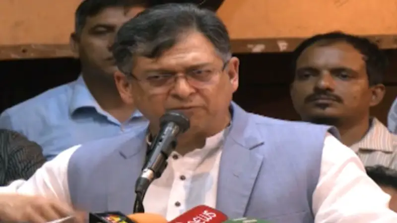 ডিসেম্বরের আগেই নির্বাচন দিতে হবে: সালাহউদ্দিন আহমেদ ডিসেম্বরের আগেই নির্বাচন দিতে হবে: সালাহউদ্দিন আহমেদ