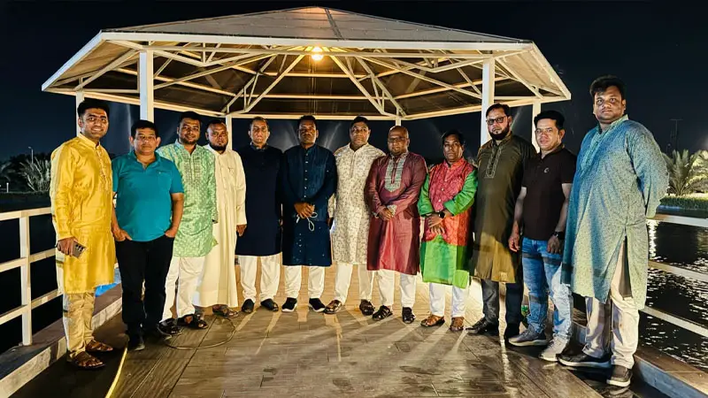 কুয়েতে লেকপাড়ে ঈদের আড্ডা, প্রবাসে যেন একটুকরো বাংলাদেশ কুয়েতে লেকপাড়ে ঈদের আড্ডা, প্রবাসে যেন একটুকরো বাংলাদেশ