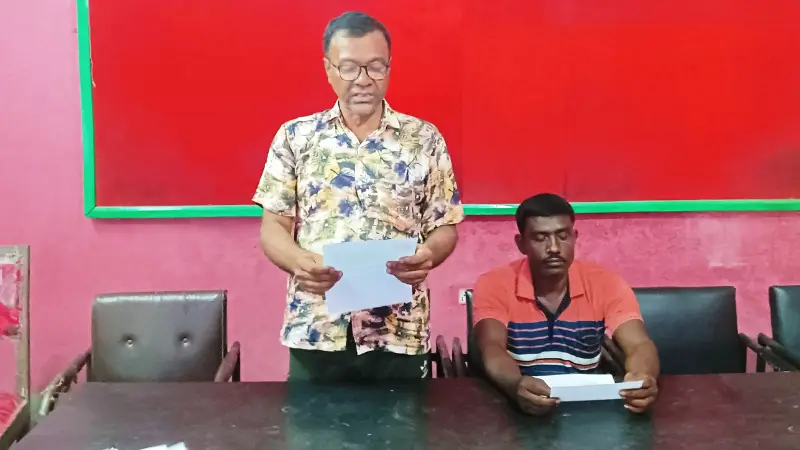 বিএনপি নেতার বিরুদ্ধে ইউপি সদস্যের জমির ধান কেটে নেওয়ার অভিযোগ বিএনপি নেতার বিরুদ্ধে ইউপি সদস্যের জমির ধান কেটে নেওয়ার অভিযোগ