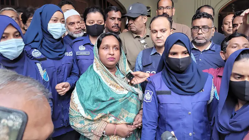 সাবেক মেয়র আইভী দুই মামলায় শ্যোন অ্যারেস্ট সাবেক মেয়র আইভী দুই মামলায় শ্যোন অ্যারেস্ট