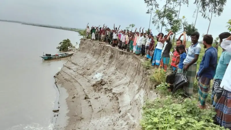 যমুনার ভয়াবহ ভাঙ্গা গড়ার খেলা থেকে বাঁচতে চায় ইসলামপুরবাসী যমুনার ভয়াবহ ভাঙ্গা গড়ার খেলা থেকে বাঁচতে চায় ইসলামপুরবাসী