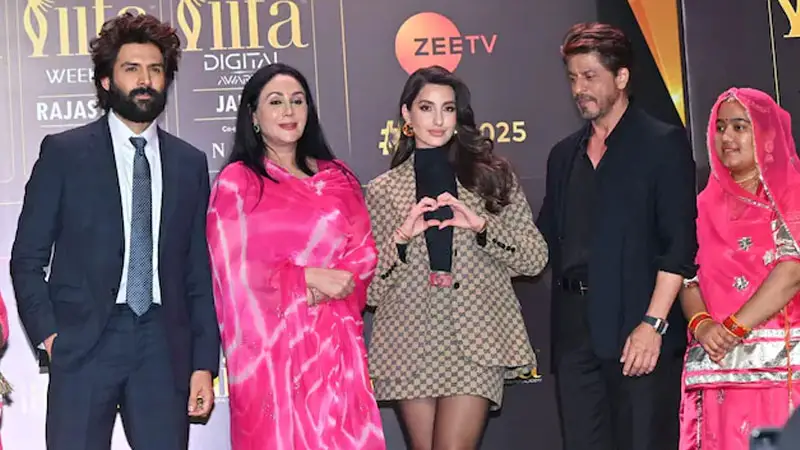 আইআইএফএ ২৫তম আসরে শাহরুখ ও কার্তিক আইআইএফএ ২৫তম আসরে শাহরুখ ও কার্তিক