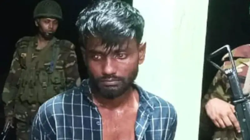চলন্ত বাসে কলেজছাত্রীকে ধর্ষণ, চালক গ্রেপ্তার চলন্ত বাসে কলেজছাত্রীকে ধর্ষণ, চালক গ্রেপ্তার