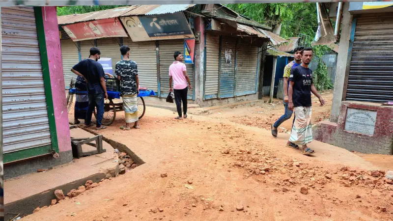 বেলাবতে ইন্টারনেট ব্যবসা নিয়ে দুপক্ষের সংঘর্ষ, আহত প্রায় ৪০ বেলাবতে ইন্টারনেট ব্যবসা নিয়ে দুপক্ষের সংঘর্ষ, আহত প্রায় ৪০