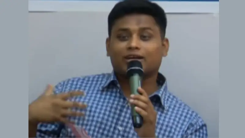 ৫ আগস্টের পরে আমরা আবারও সাংস্কৃতিক যুদ্ধে জড়িয়ে গেছি: হাসনাত ৫ আগস্টের পরে আমরা আবারও সাংস্কৃতিক যুদ্ধে জড়িয়ে গেছি: হাসনাত