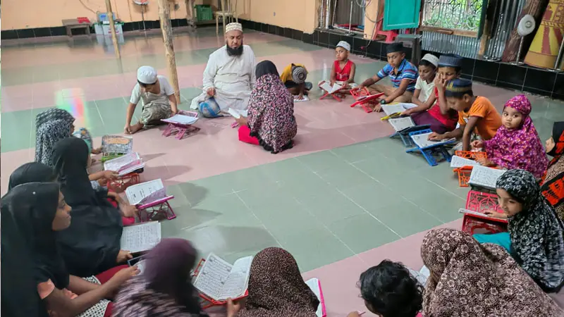 হারিয়ে যাচ্ছে শিশুদের ধর্মীয় শিক্ষার প্রথম পাঠশালা মক্তব হারিয়ে যাচ্ছে শিশুদের ধর্মীয় শিক্ষার প্রথম পাঠশালা মক্তব