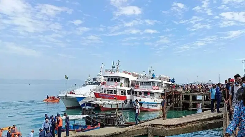 সেন্ট মার্টিনে পর্যটকবাহী জাহাজ চলাচলের অনুমতি সেন্ট মার্টিনে পর্যটকবাহী জাহাজ চলাচলের অনুমতি
