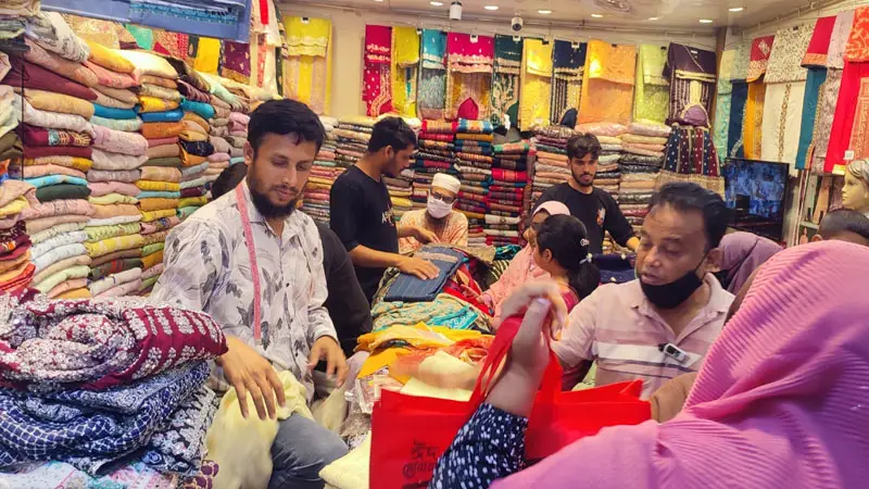 ঈদ বাজারে কেনাকাটায় দর-কষাকষির নতুন কিছু কৌশল ঈদ বাজারে কেনাকাটায় দর-কষাকষির নতুন কিছু কৌশল