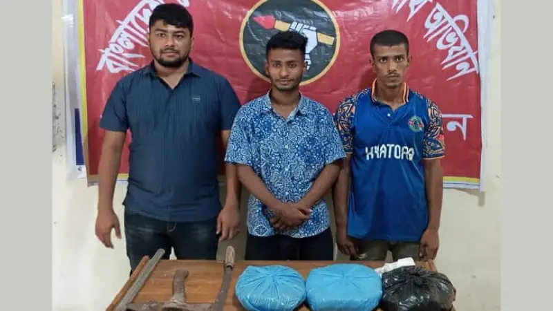 সেনাবাহিনীর অভিযানে যুবলীগ নেতাসহ আটক ৩ সেনাবাহিনীর অভিযানে যুবলীগ নেতাসহ আটক ৩