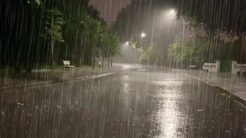 দেশজুড়ে টানা বৃষ্টির আভাস, রাতে ঝড় হতে পারে যেসব অঞ্চলে দেশজুড়ে টানা বৃষ্টির আভাস, রাতে ঝড় হতে পারে যেসব অঞ্চলে