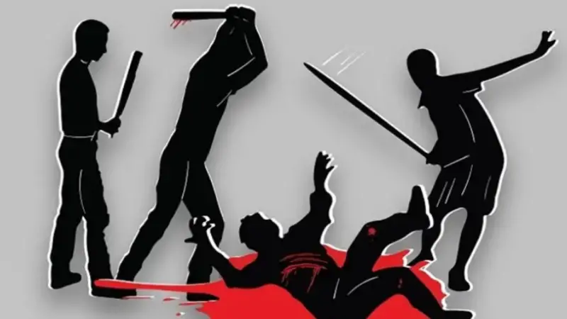 ছাত্রীর গায়ে আপত্তিকর স্পর্শের অভিযোগে প্রধান শিক্ষককে গণপিটুনি! ছাত্রীর গায়ে আপত্তিকর স্পর্শের অভিযোগে প্রধান শিক্ষককে গণপিটুনি!