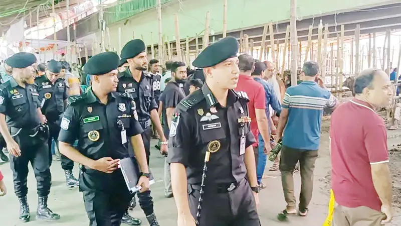 বরিশালের হাটগুলোতে প্রতারণা ঠেকাতে র্যাবের বিশেষ তৎপরতা বরিশালের হাটগুলোতে প্রতারণা ঠেকাতে র্যাবের বিশেষ তৎপরতা